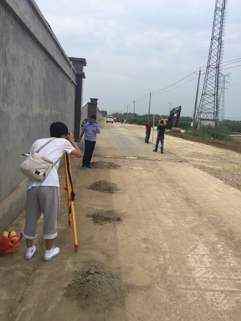 路面现场监理，路面基层厚度检测.jpg