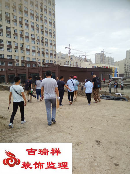 验房师们发挥出专业的技能及多年的验房实际经验，认真仔细，工作负责，记录全面，得到地产商的高度认可.jpg